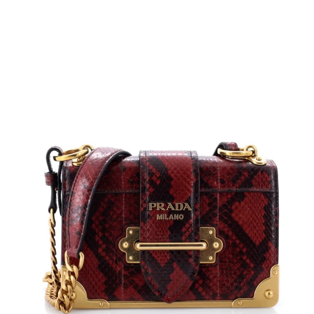 LOOKING FOR THIS BAG!